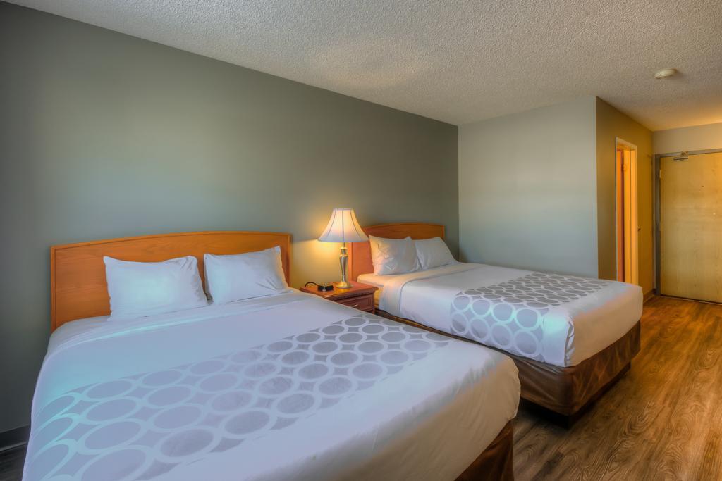 Econo Lodge Regina Luaran gambar
