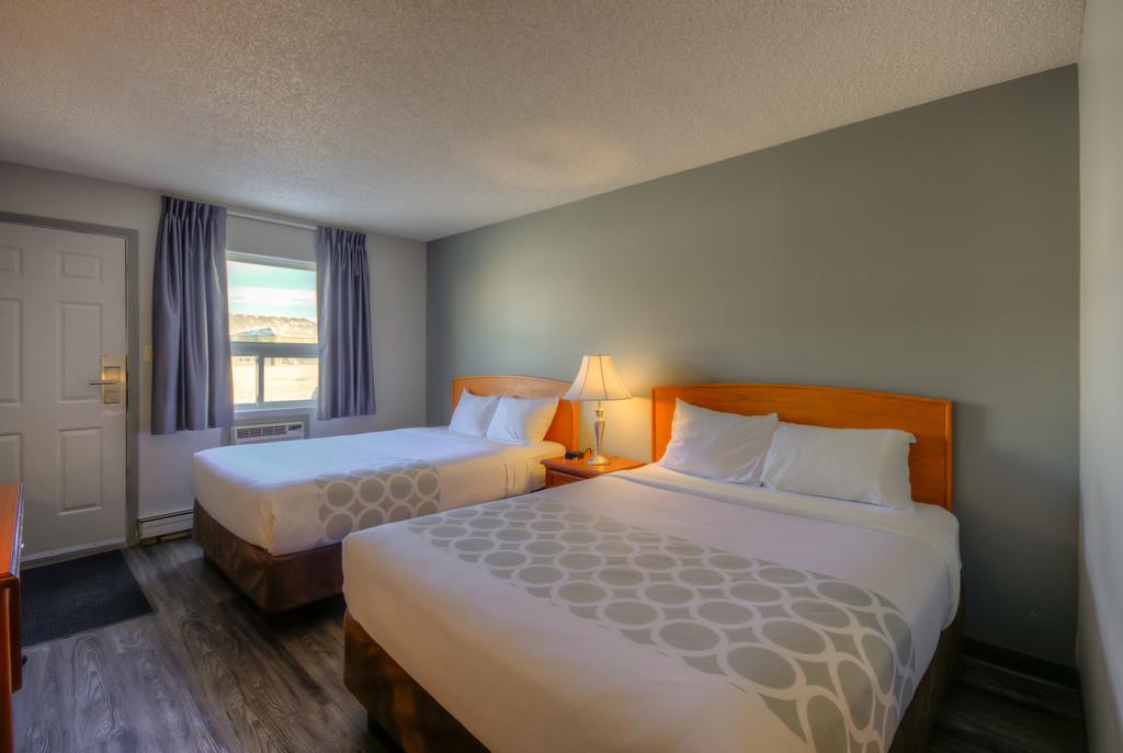 Econo Lodge Regina Luaran gambar