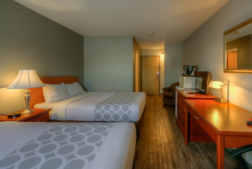 Econo Lodge Regina Luaran gambar