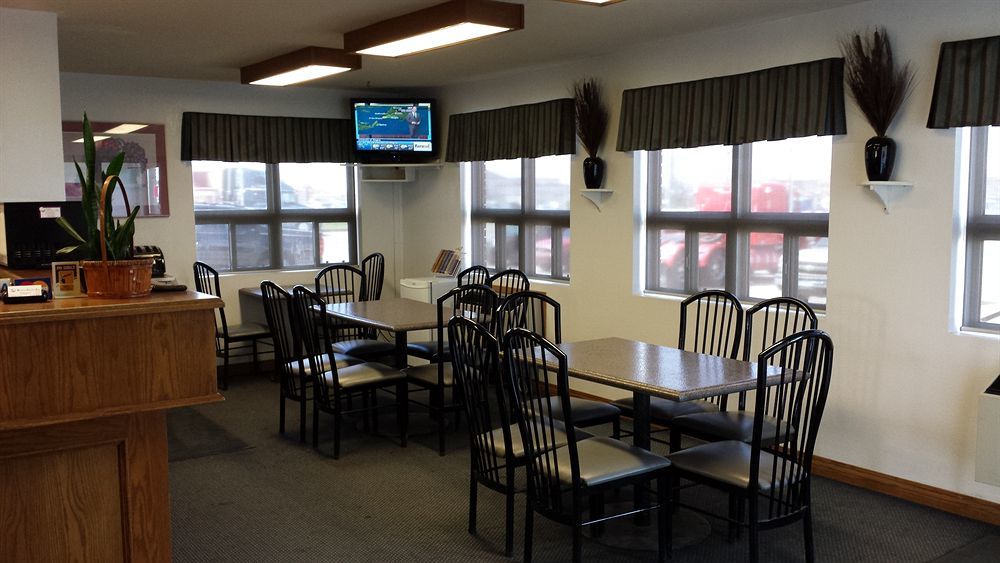 Econo Lodge Regina Luaran gambar